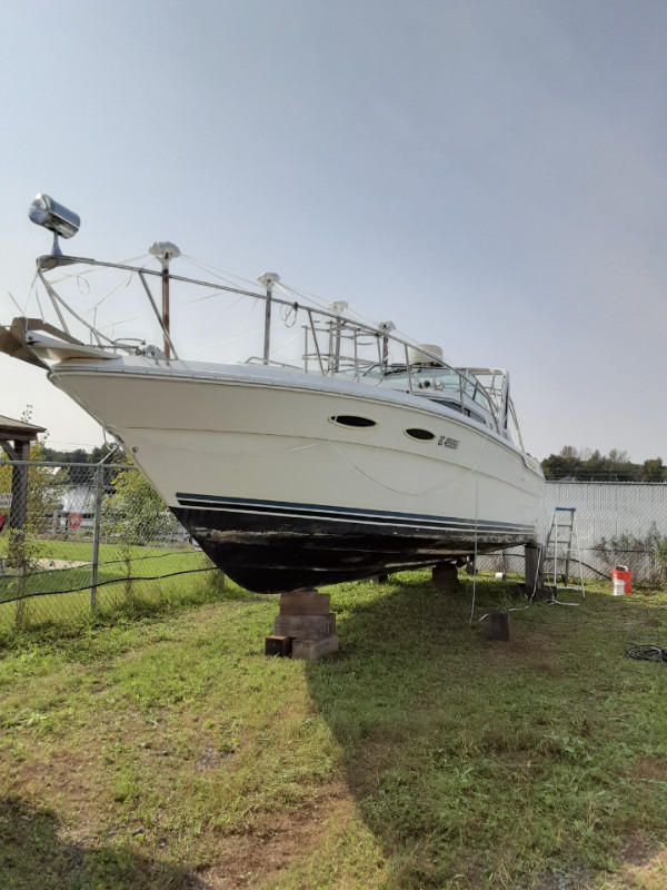 Bateau Sea Ray 300 Weekender 1989 dans Vedettes et bateaux à moteur  à Saint-Jean-sur-Richelieu