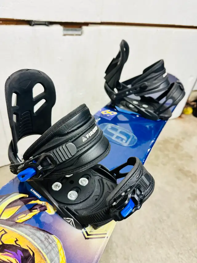 Forum kids snowboard 135 cm with Firefly bindings in Snowboard in Markham / York Region - Image 6