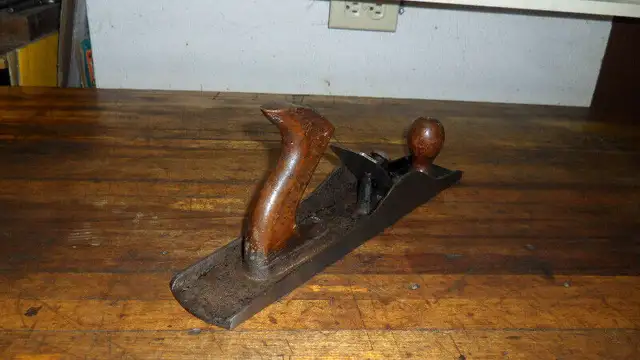 VINTAGE WADSWORTH  TOOL CO. - ALLEMAGNE NO. 5 JACK PLANE in Arts & Collectibles in Barrie - Image 4