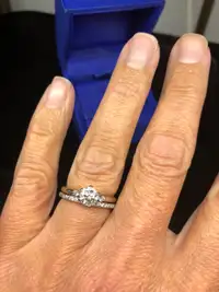 Worth 9,000 SIZE 6 18 carat white gold wedding rings worth 9000$