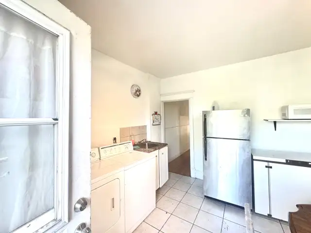 Chambre à louer in Room Rentals & Roommates in City of Montréal - Image 11