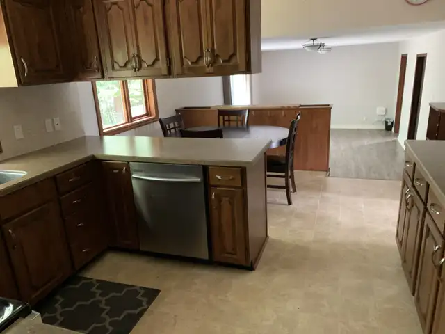 Kitimat House for Rent (Spacious 6 Bedrooms - 3.5 Bathrooms) in Long Term Rentals in Kitimat - Image 11