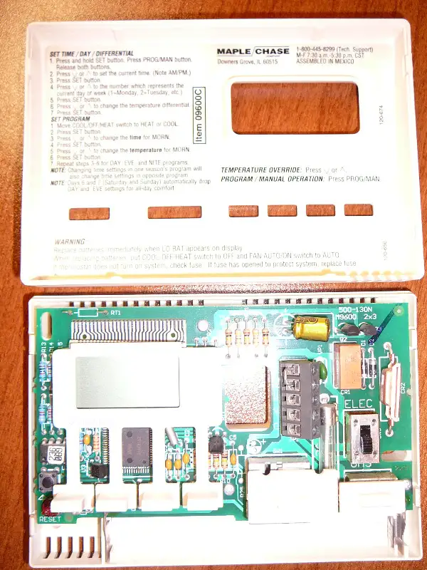 PROGRAMMABLE  ELECTRONIC  HOME  THERMOSTAT in Other in Regina - Image 4