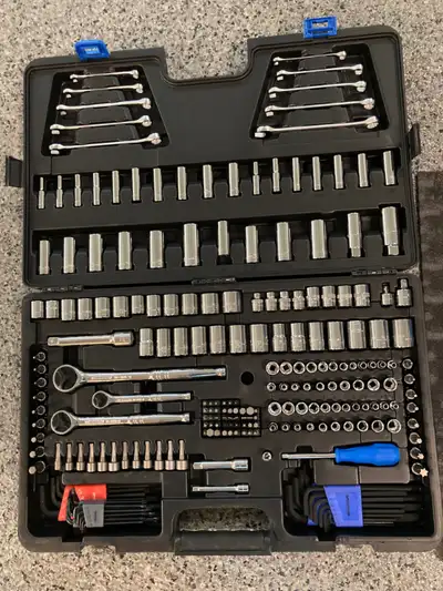 Douilles Mastercraft (233 pièces) neuf, View more