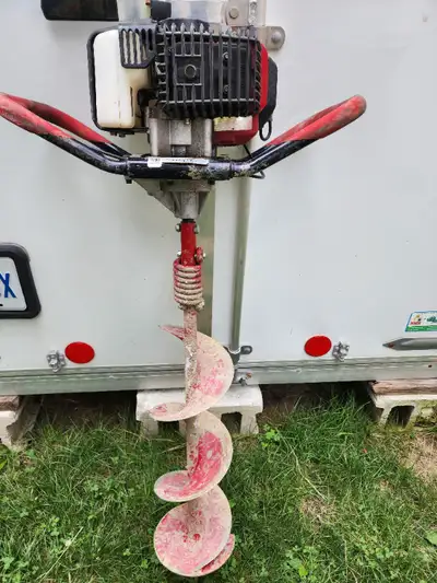 Earthquake Viper E43 Post Hole Digger Gas 43cc 2-Cycle Engine, View more