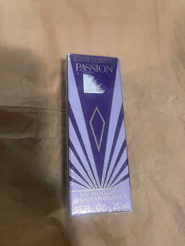 Vintage Passion by Elizabeth Taylor for Women Eau De Toilette in Women's - Other in Oshawa / Durham Region - Image 2