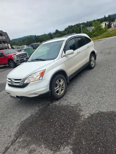 2011 Honda CRV EX-L fo sale. The car has heated leather seats, sunroof, everything is electric inclu...