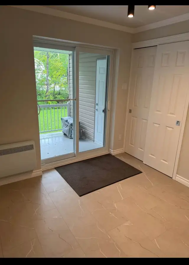 Très beau 3 1/3 rénové disponible immédiatement, Charlesbourg in Long Term Rentals in Québec City - Image 5