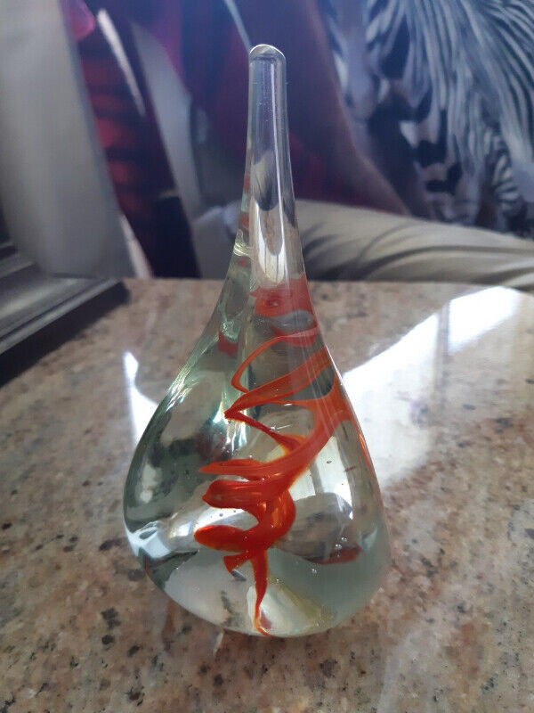 FIRST $85 ~ HAND BLOWN ORANGE SPIRAL TEAR DROP WEIGHT ~ in Arts & Collectibles in St. Catharines - Image 2