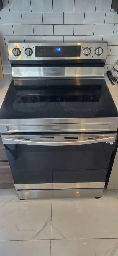 Cuisinière électrique Samsung 30” avec convection et Air Fry, View more