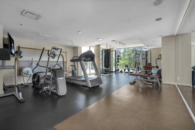 Surrey Central | 2 Bed & 1 Bath | $2,100 Available Dec 1 in Long Term Rentals in Delta/Surrey/Langley - Image 5