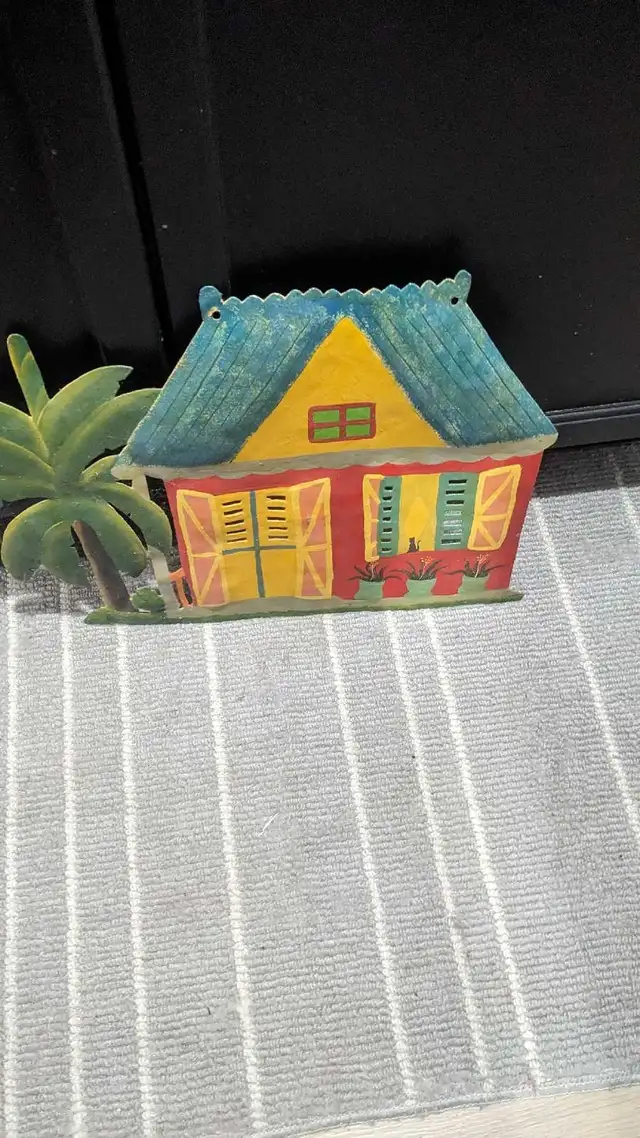 Metal  House Wall Art in Home Décor & Accents in Ottawa - Image 2