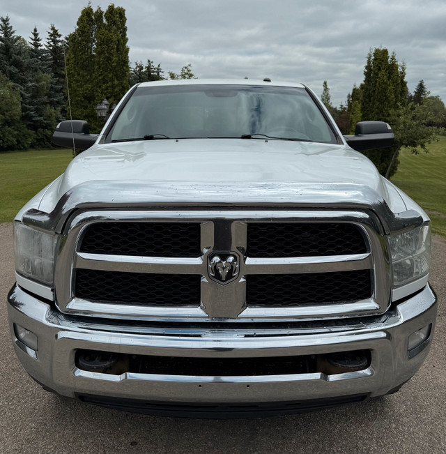 2014 RAM 3500 SLT CREW CAB LONG BOX CUMMINS DIESEL in Cars & Trucks in Edmonton - Image 2