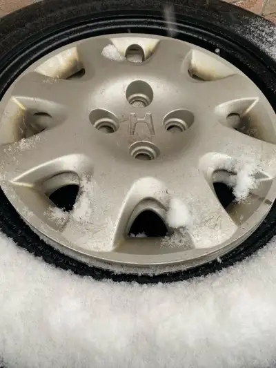 $10 hub caps a set of 4 Honda civic 15 inch and 16 inch. Pontiac vibe hub caps 16inch 17 inch. $16 f...