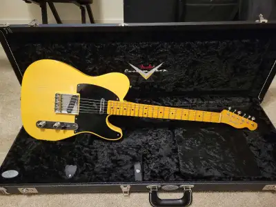 Great telecaster coming in very light around 6.6 lbs. Light play wear. Relic ready special edtion wi...