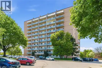 Why pay rent? Own a renovated 2 bedroom condo. Walking distance to Fanshawe and all amenities (groce...