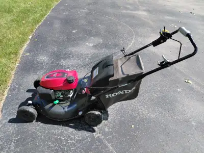 Honda Self-Propelled Mower (HRN216VYC) with bag and mulch settings. Purchased from ARNS about six ye...