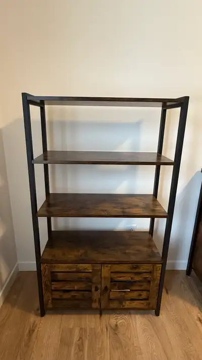 Ensemble de 2 meubles industriels — 230 $ (ou 130 $ ch.), View more