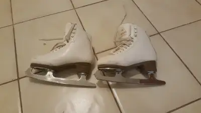 White Ice Skates 2 ½ classic, View more