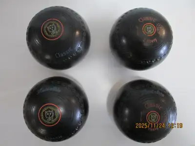 Henselite Classic 2 II Lawn Bowls Super Dimple Grip in Case, View more