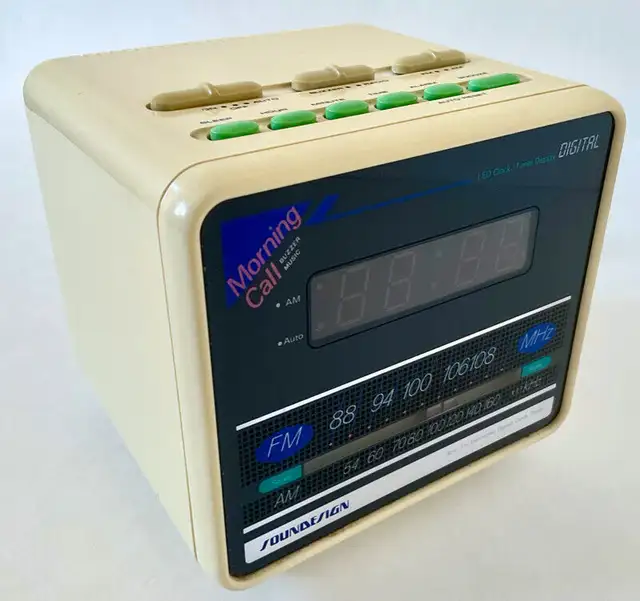 Vintage 1980 Collection Soundesign Cube Alarm Clock Radio63417655357955121