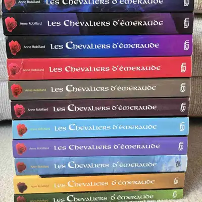 Les Chevaliers d'Émeraude par Anne Robillard (série complète), View more