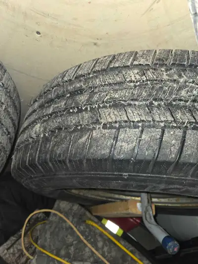 4 michelin winter tires on rims from ford 265-70-r17 $300