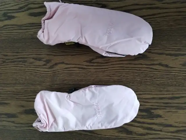 Kodiak Mittens in Kids & Youth in Mississauga / Peel Region - Image 3