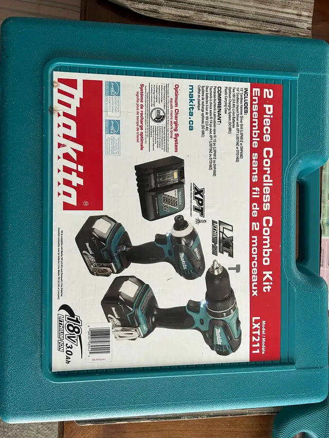 Makita drill and impact driver plus accessories kit in Power Tools in Kamloops - Image 3