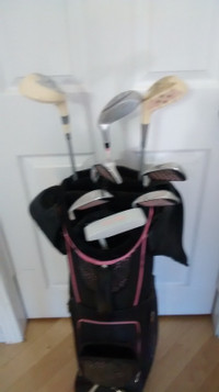 sac et baton de golf pour femme débutante