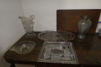 Lot d'objets ancien en verre: Pichet (20$), presse jus (10$), as