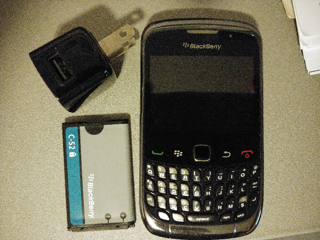 BlackBerry Curve 9300 in Cell Phones in Trenton