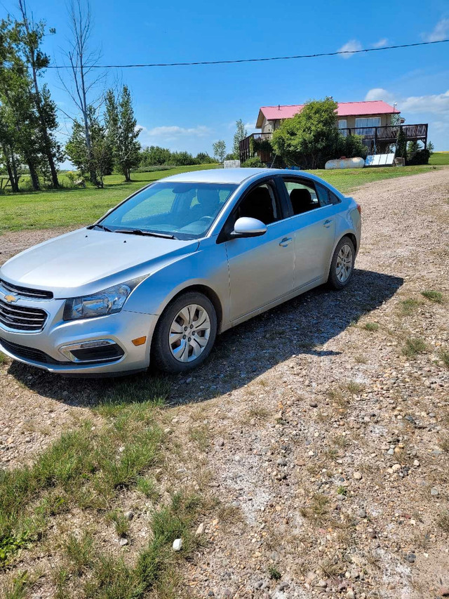 2015 chevy cruze  in Cars & Trucks in Saskatoon - Image 2