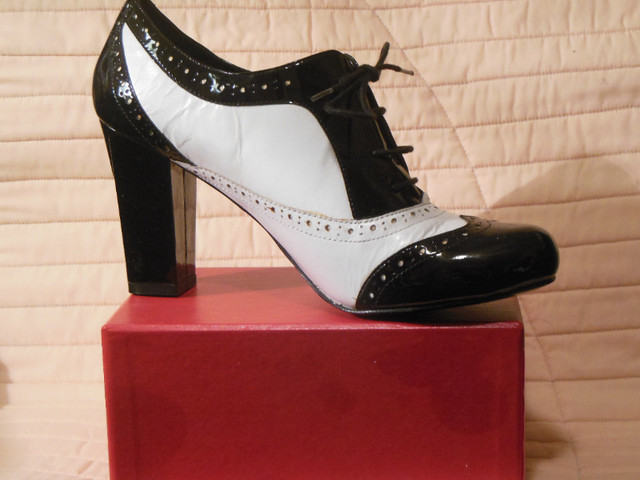 RETRO VINTAGE BLACK & WHITE OXFORD BROGUE SPECTATOR SHOES in Women's - Shoes in Stratford - Image 3