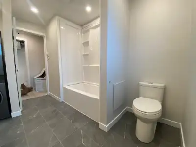 3 bedroom apartment for rent / 5 1/2 à louer