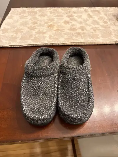 men’s hometop slippers, View more