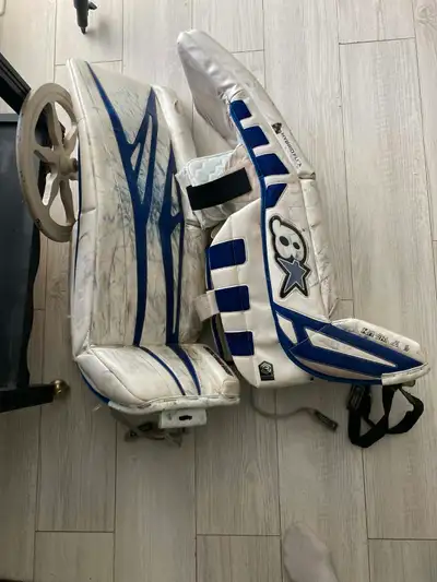 Goalie pads, size 34, View more