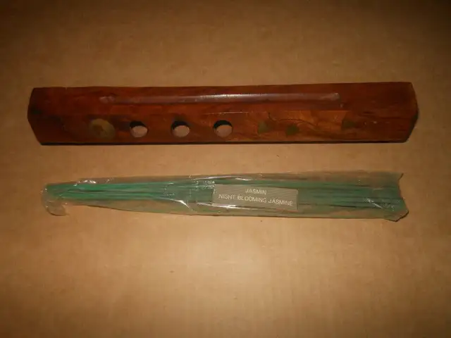 Incence stick burner holder stand in Other in City of Montréal - Image 2