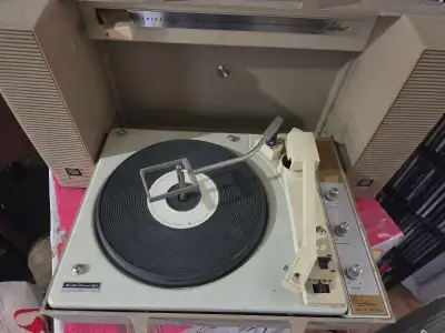 Vintage General Electric Wildcat suitcase turntable , View more