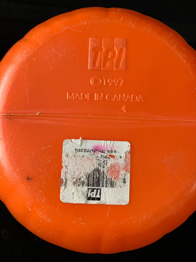 Vintage TPI 1997 Blow Mold Pumpkin Pail Candy Bucket $12 each dans Fêtes et événements  à Ville de Montréal - Image 4