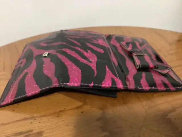 Tiger print Wallet in Bags & Luggage in Mississauga / Peel Region - Image 3