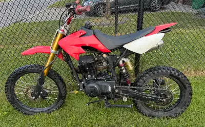 150cc 4 stroke No plates No registration No insurance Top speed is 95kph Year 2020 but only been use...