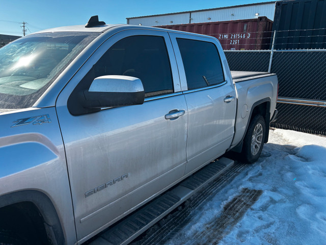 2018 GMC Sierra 5.3 Lt 1500 Crewcab in Cars & Trucks in Edmonton - Image 2