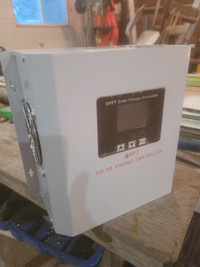 120 volt Solar Charge Controller 100 amp MPPT like new