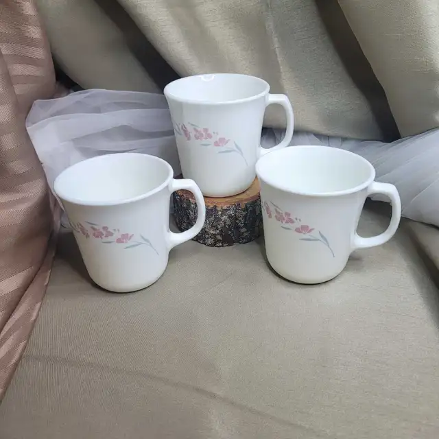 Corelle Corning Ware  Set of 3  Coffee / Tea Cups in Kitchen & Dining Wares in Markham / York Region - Image 10