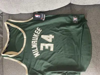 Giannis Antetokounmpo Jersey (women’s), View more