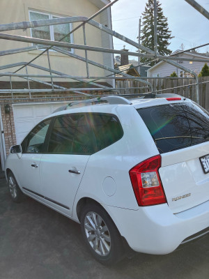 2012 Kia Rondo