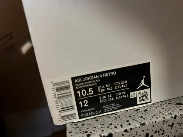 Jordan 4 white thunder in Men's Shoes in City of Toronto - Image 8