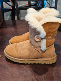 Ugg button boots US7