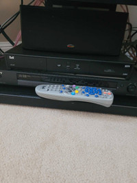 Bell HDTV satelite receiver with 2 remotes